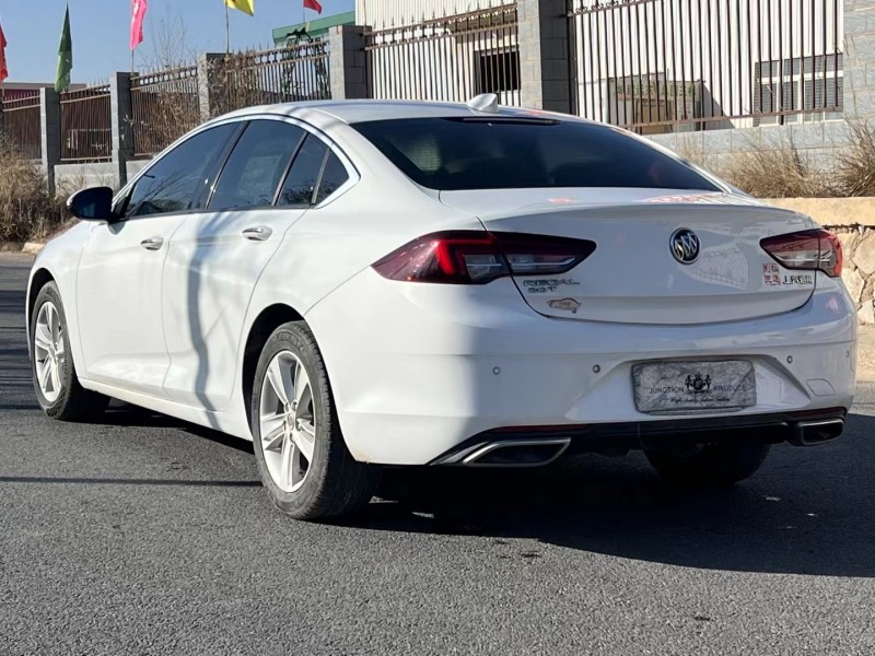 兰州17年别克君威7