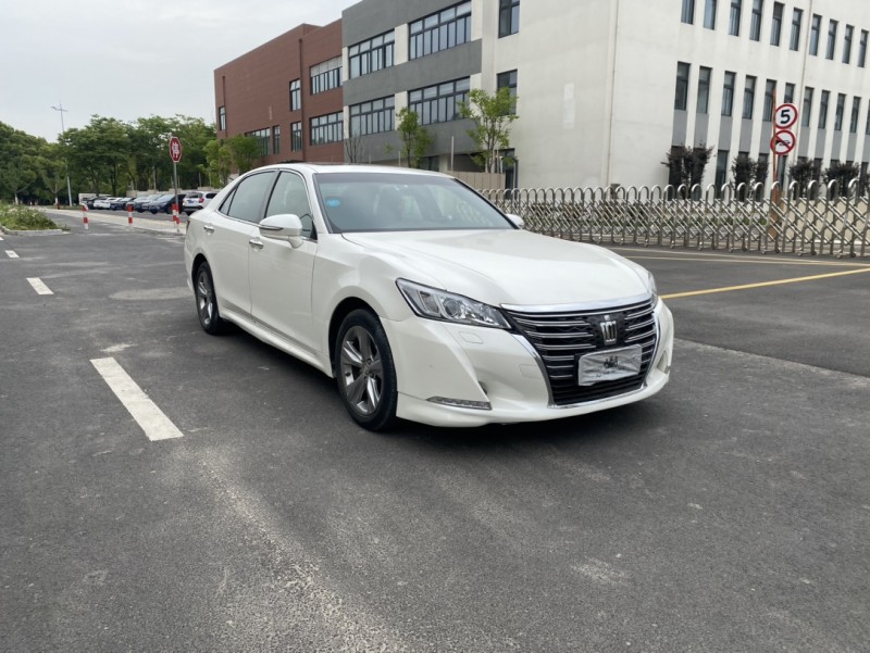 兰州16年丰田皇冠2