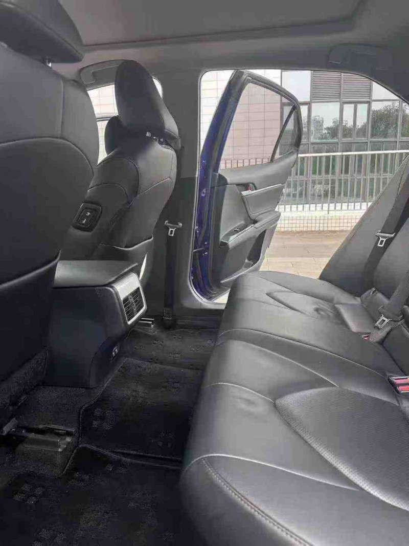 江门19年丰田凯美瑞6