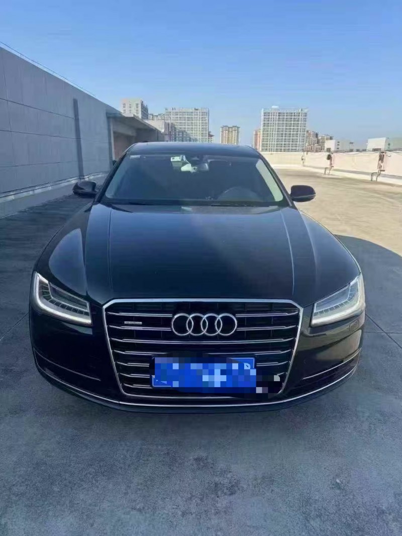 济宁16年奥迪A8L1