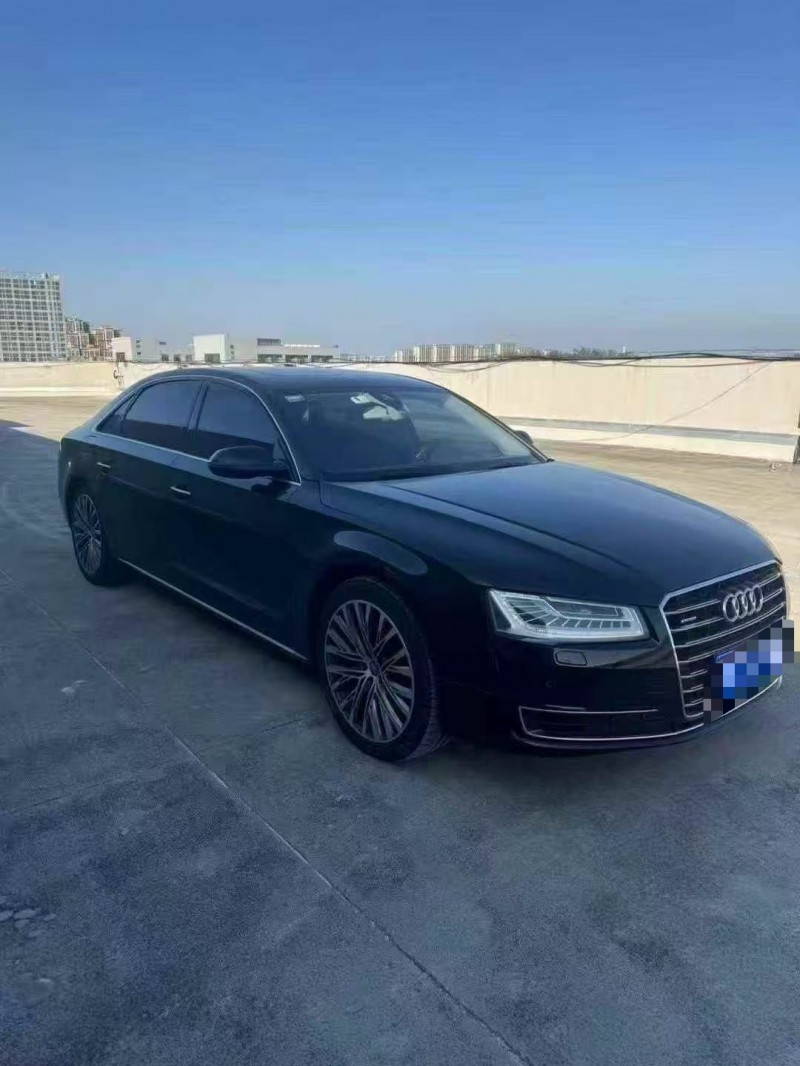 济宁16年奥迪A8L2