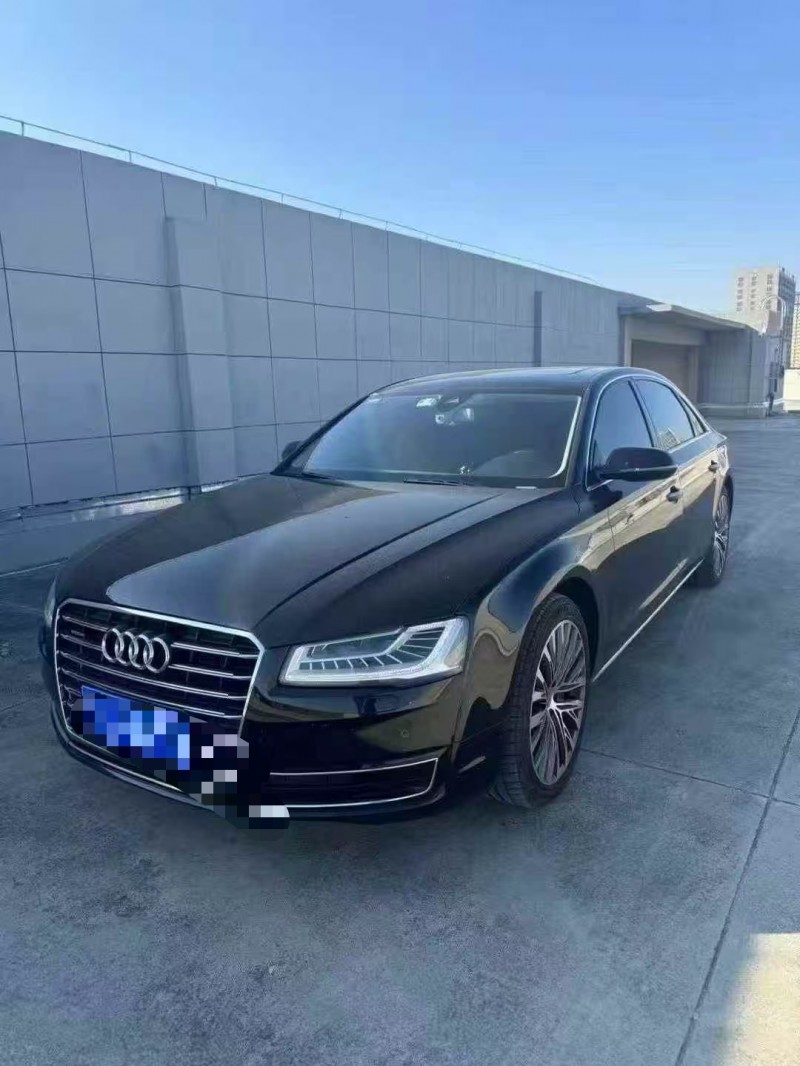 济宁16年奥迪A8L3