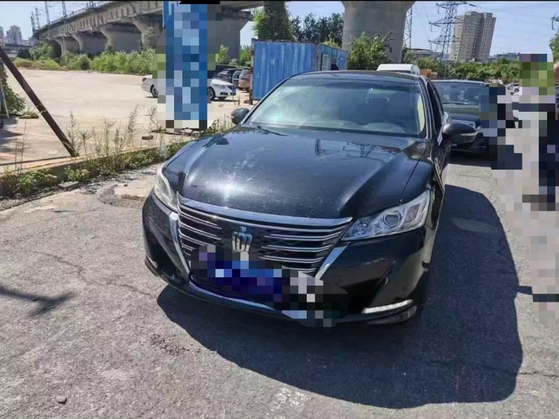 沈阳16年丰田皇冠1