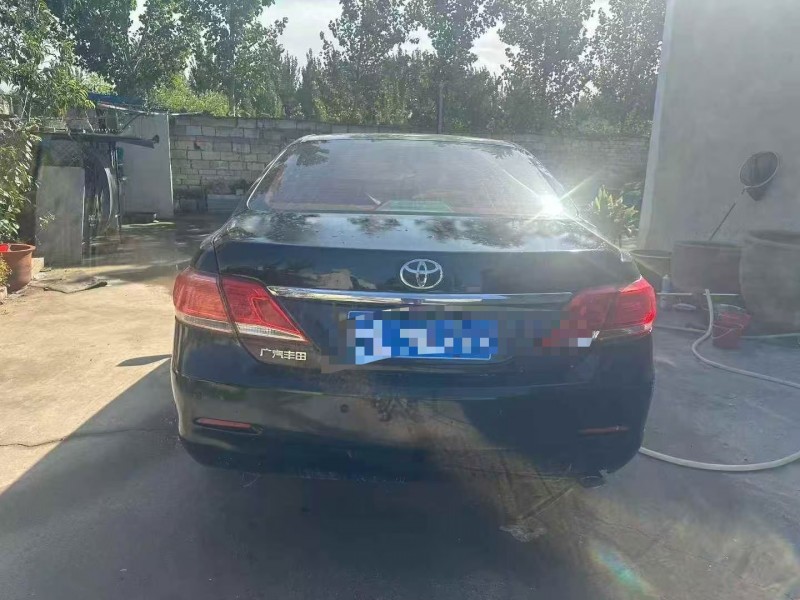 济宁14年丰田凯美瑞8