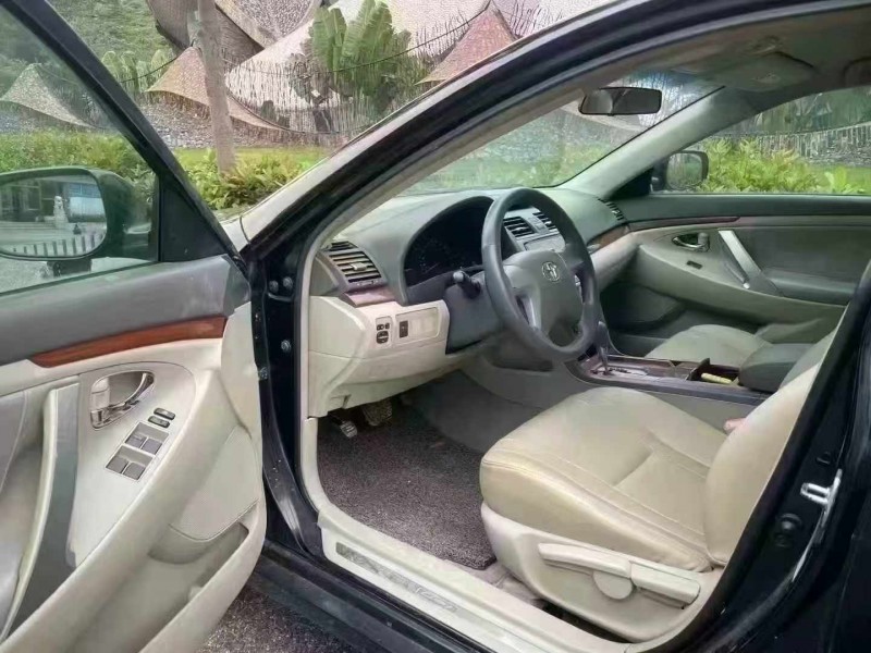 深圳14年丰田凯美瑞4