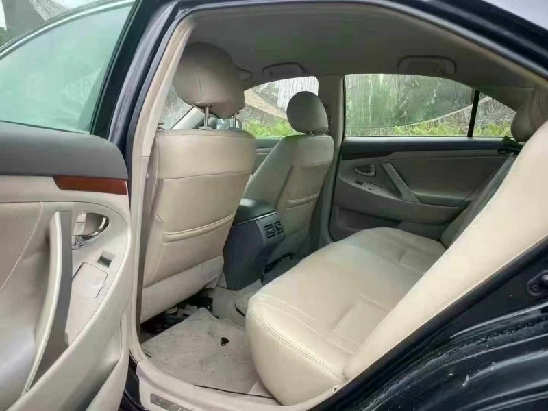 深圳14年丰田凯美瑞5