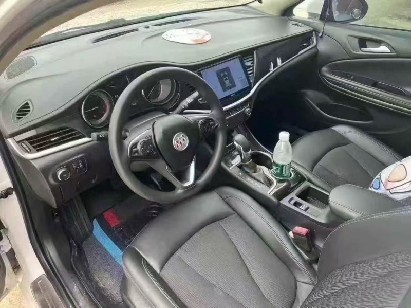 菏泽17年别克威朗5