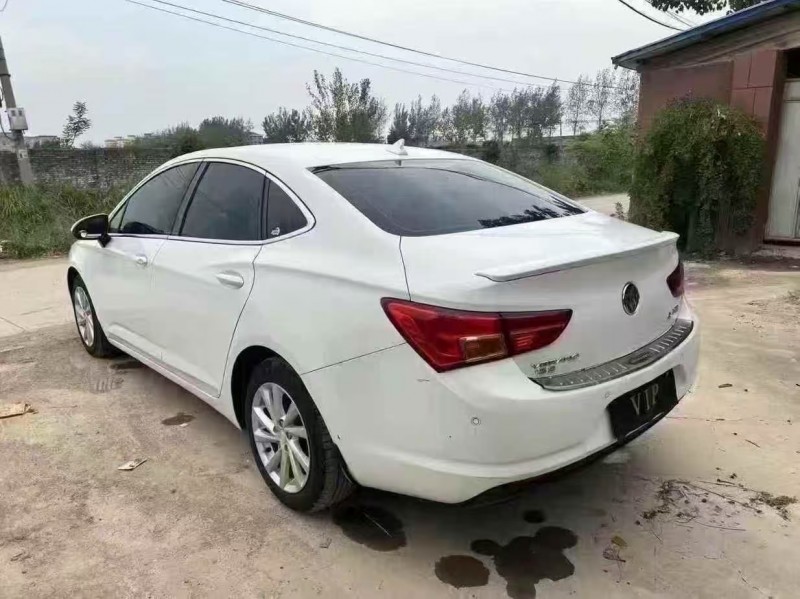 菏泽17年别克威朗7