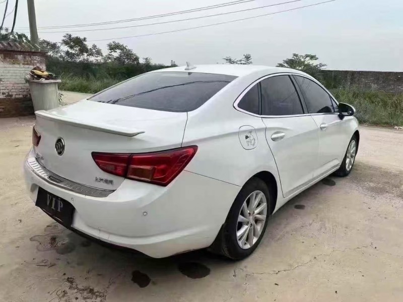 菏泽17年别克威朗8