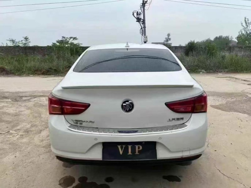 菏泽17年别克威朗9