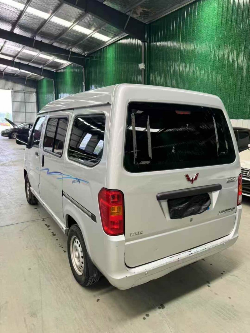 临沂22年五菱汽车之光4