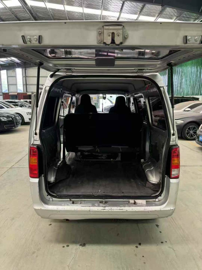 临沂22年五菱汽车之光8