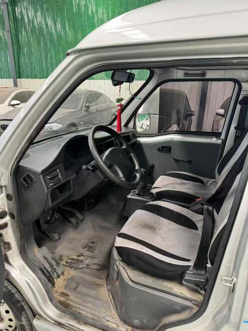 临沂22年五菱汽车之光9