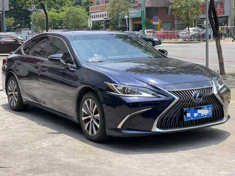 广州19年雷克萨斯ES2