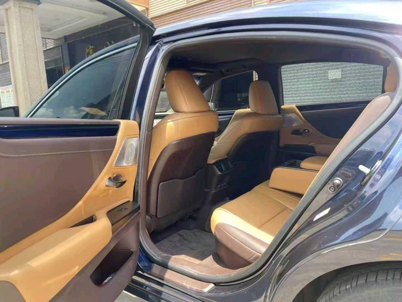 广州19年雷克萨斯ES6