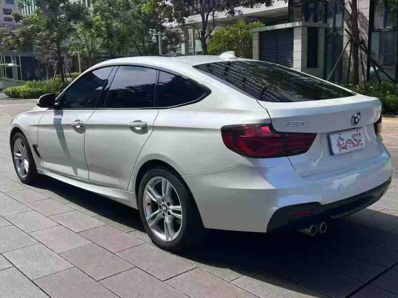 深圳20年宝马3系8