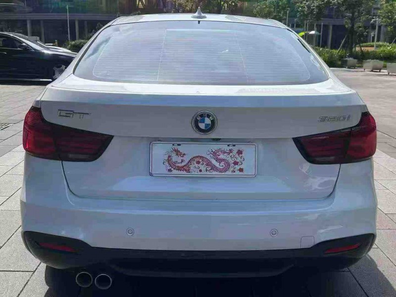 深圳20年宝马3系9