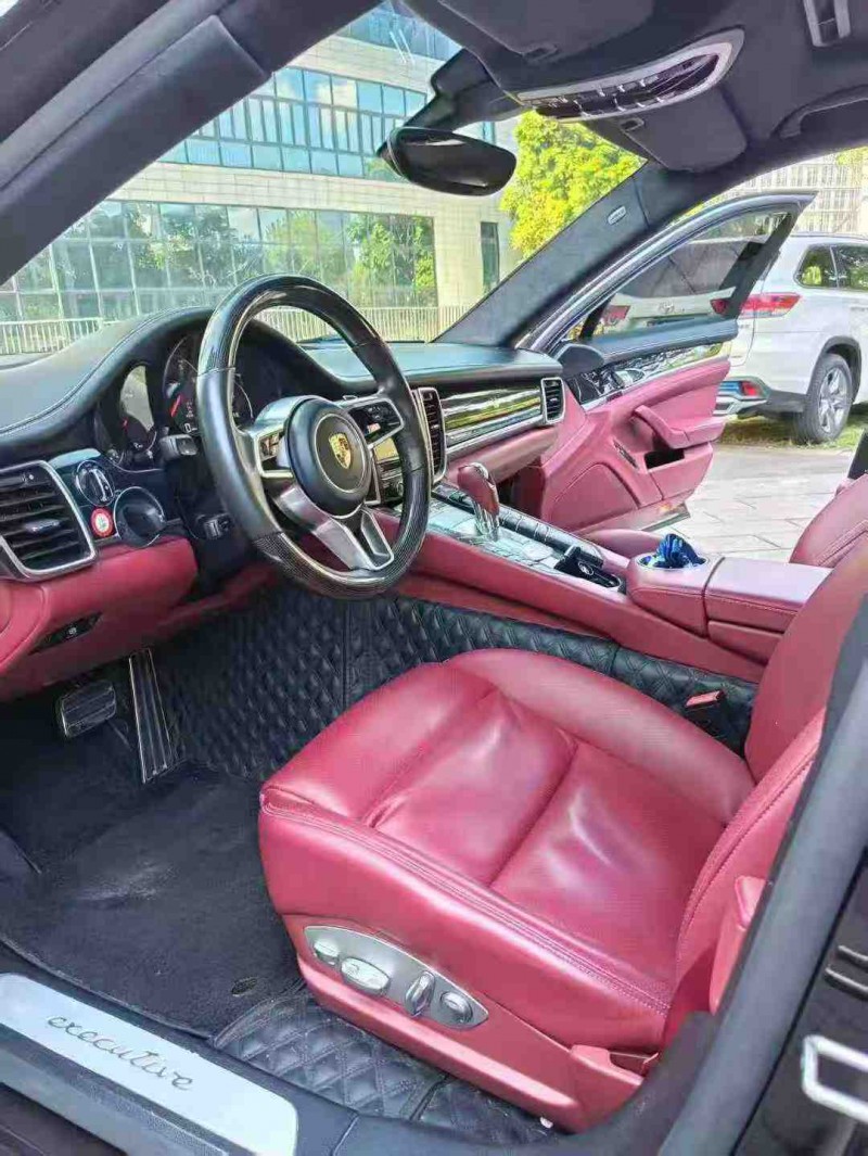 深圳15年保时捷帕拉梅拉5