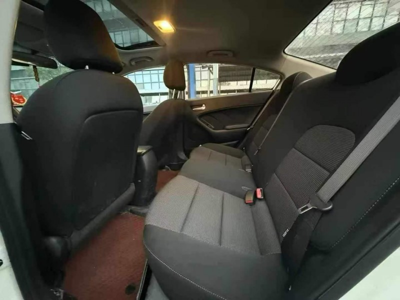 东莞17年起亚K36