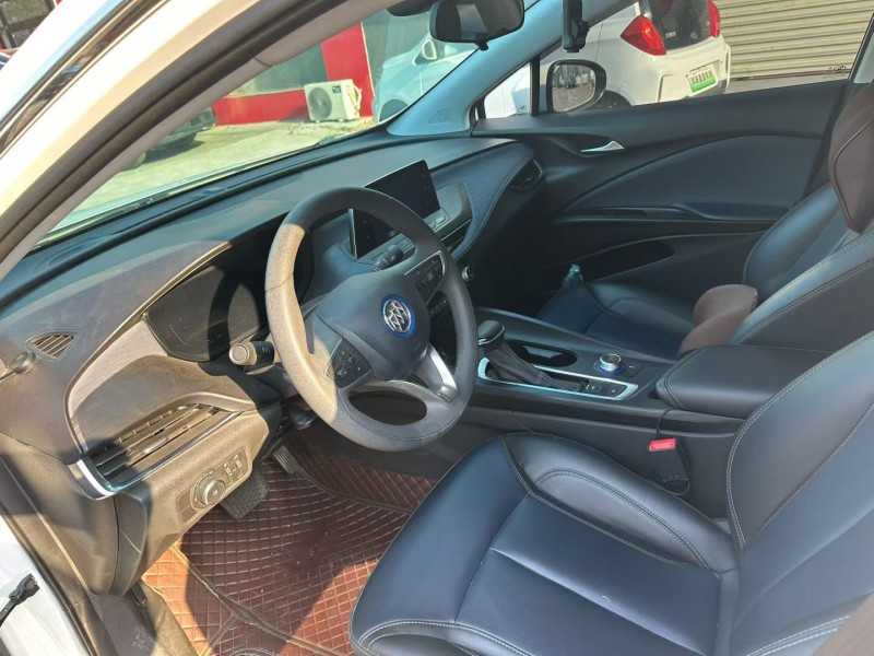 济宁23年别克微蓝5