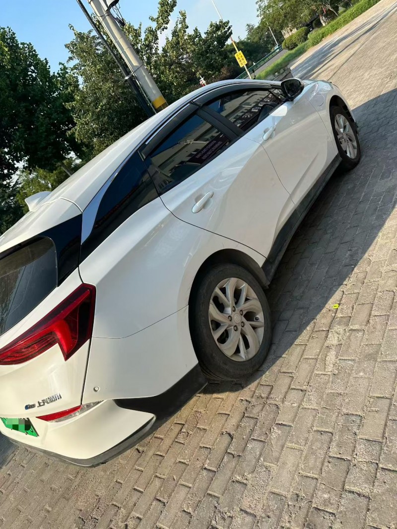 济宁23年别克微蓝7