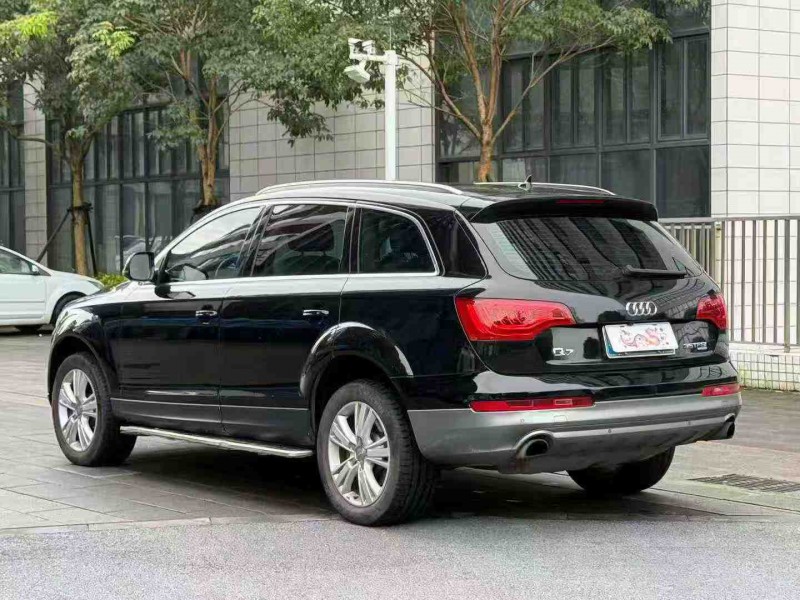 佛山13年奥迪Q78
