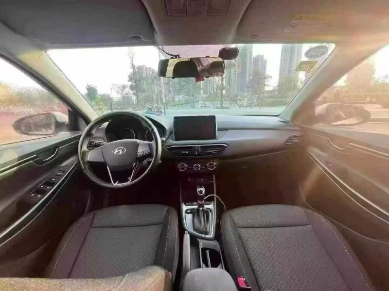 东莞19年现代悦动6