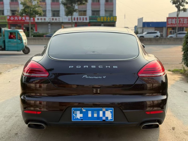 济宁14年保时捷帕拉梅拉2
