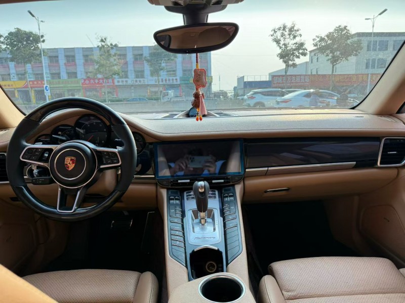 济宁14年保时捷帕拉梅拉5
