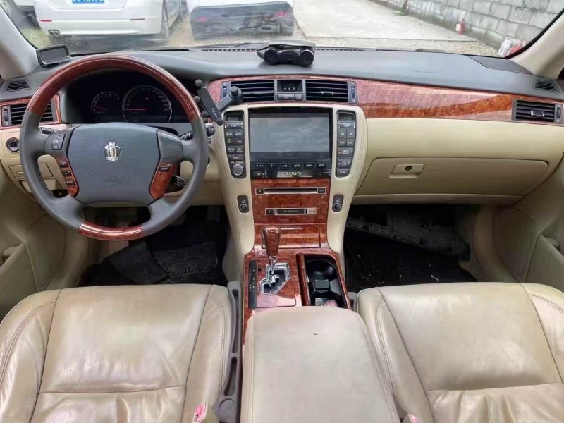 广州08年丰田皇冠4