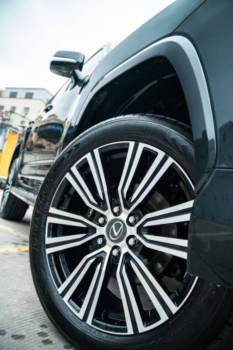 广州25年雷克萨斯LX9