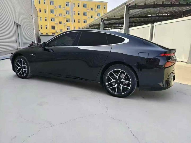 淄博24年小鹏汽车p77