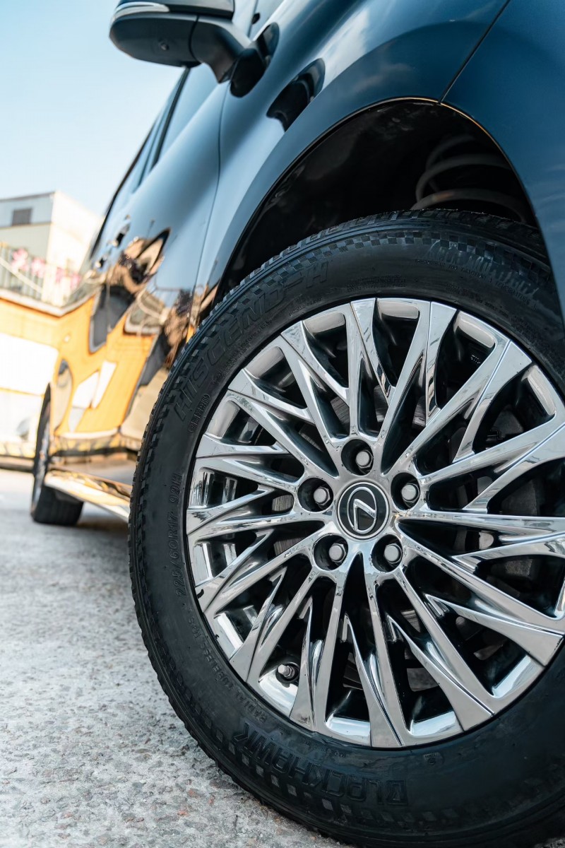 广州21年雷克萨斯LM雷尔法3