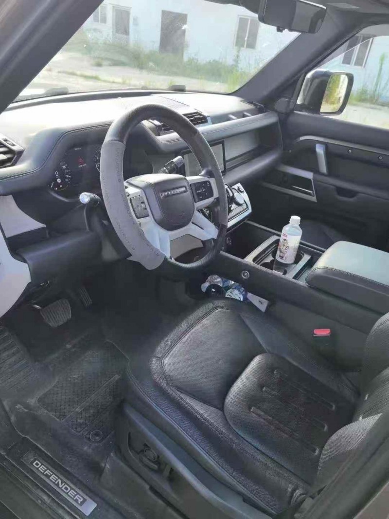 枣庄21年路虎卫士5
