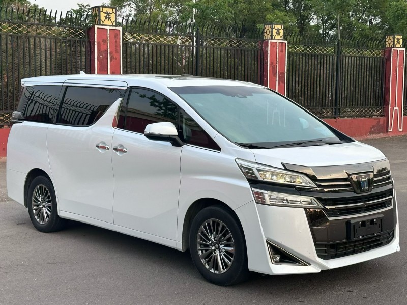 郑州23年丰田威尔法3