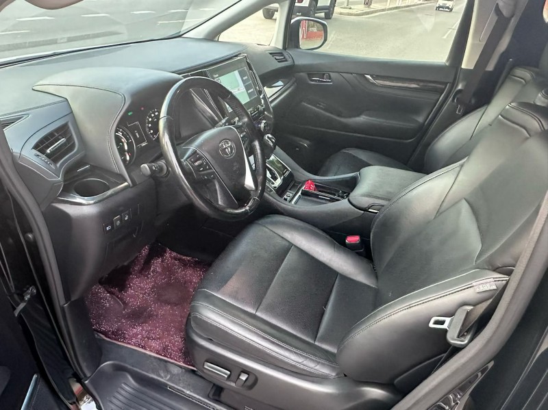 郑州23年丰田威尔法5