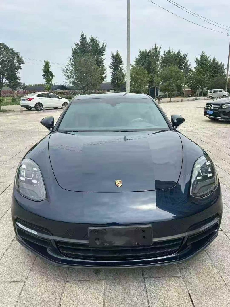 鄂州17年保时捷帕拉梅拉1