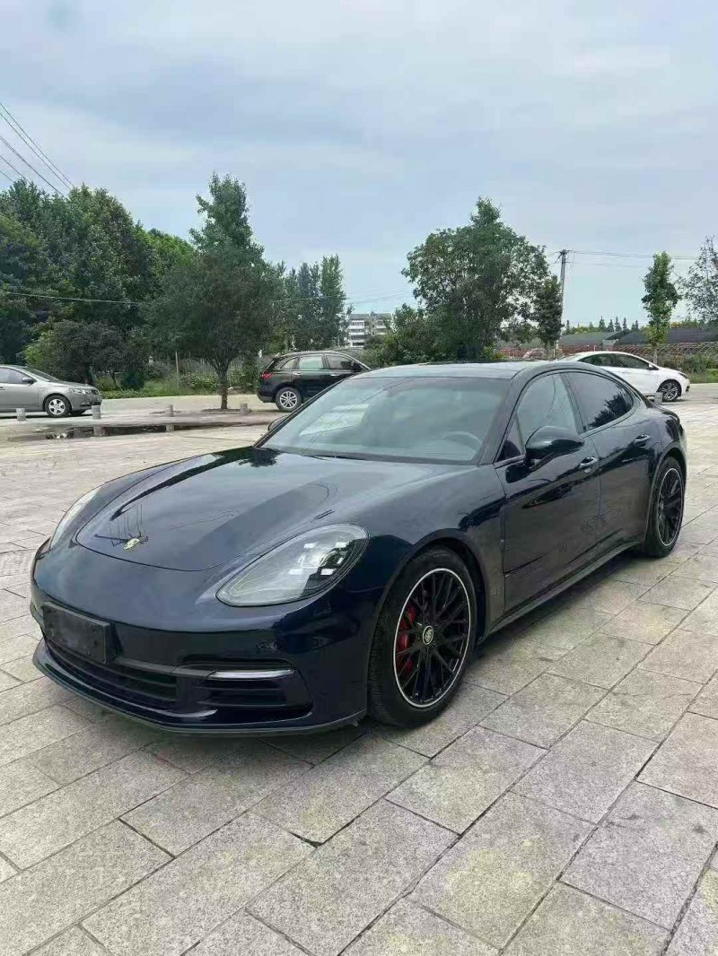 鄂州17年保时捷帕拉梅拉2