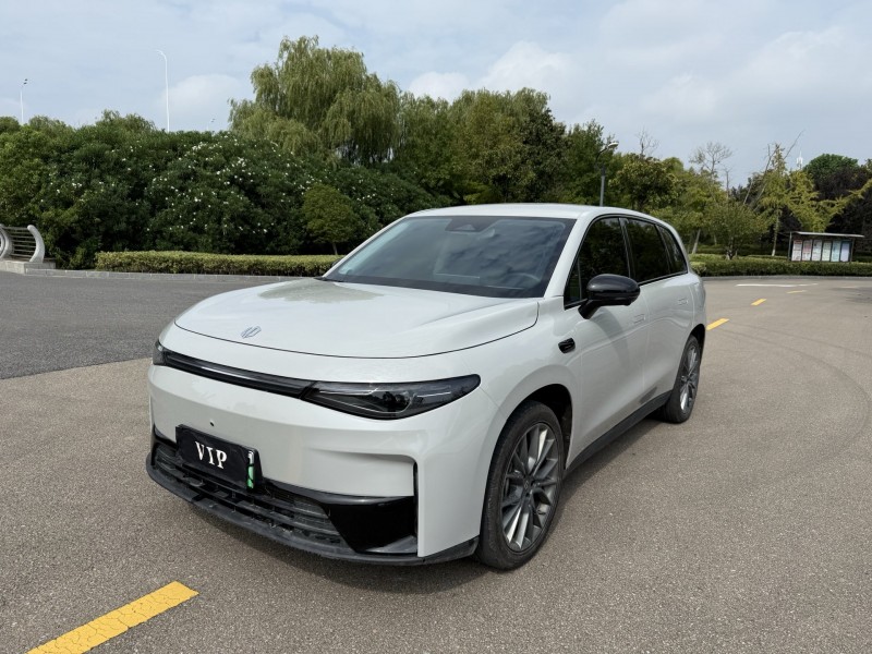 盐城25年零跑汽车C102