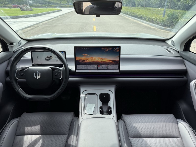 盐城25年零跑汽车C104