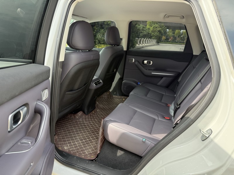 盐城25年零跑汽车C105