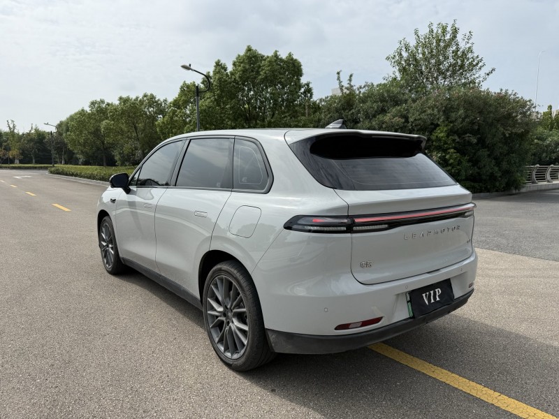 盐城25年零跑汽车C109