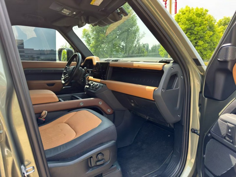 盐城23年路虎卫士9