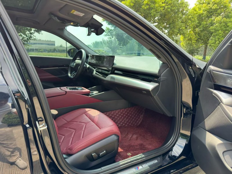 盐城24年宝马5系9