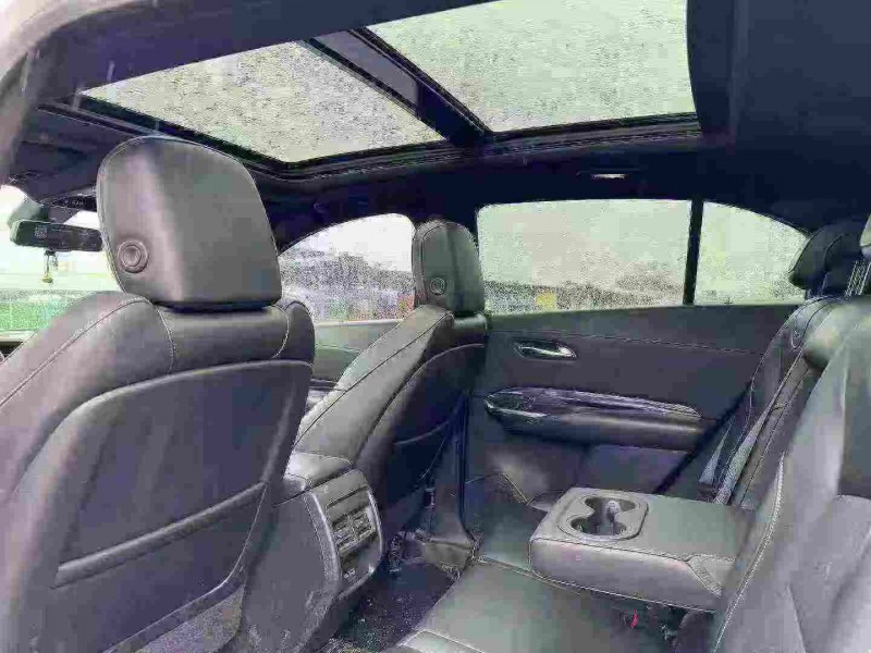 中山19年凯迪拉克XT46