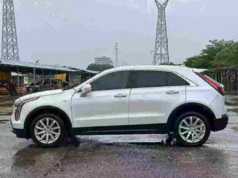 中山19年凯迪拉克XT48