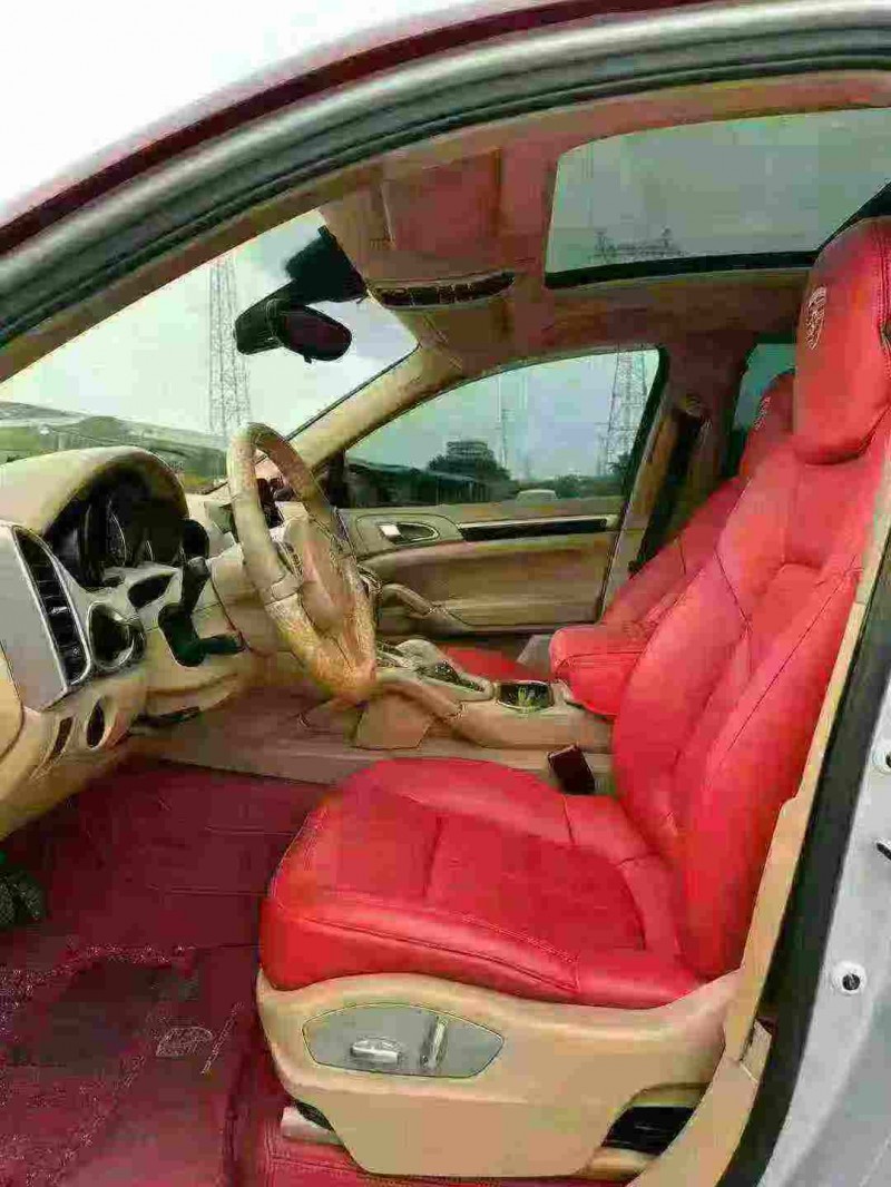 中山12年保时捷卡宴4