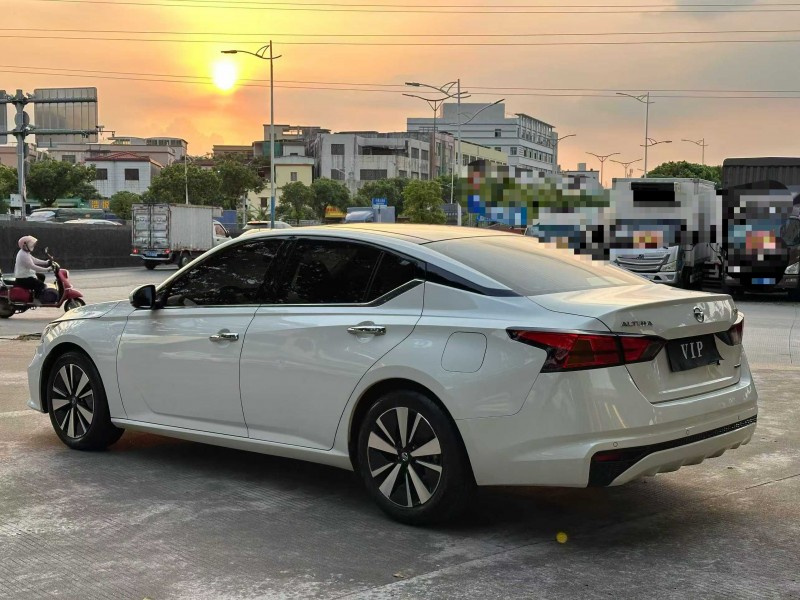 中山22年日产天籁8