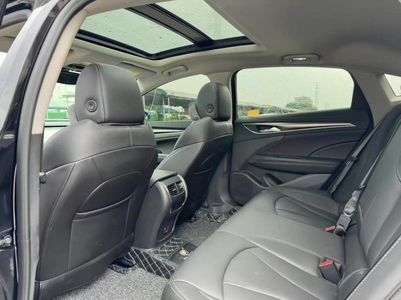 中山22年别克君越7