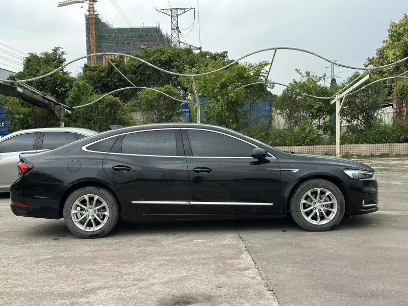 中山22年别克君越8